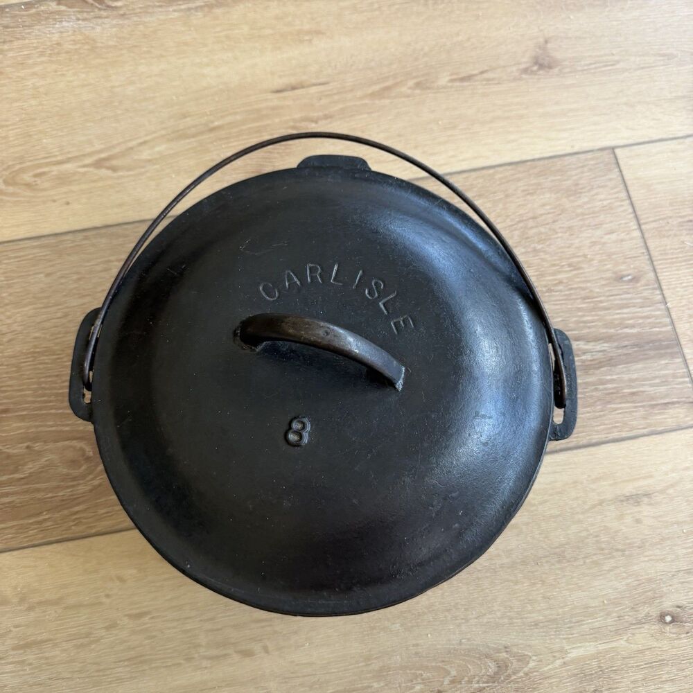 Vintage Carlisle / Lodge #8 Cast Iron Dutch Oven